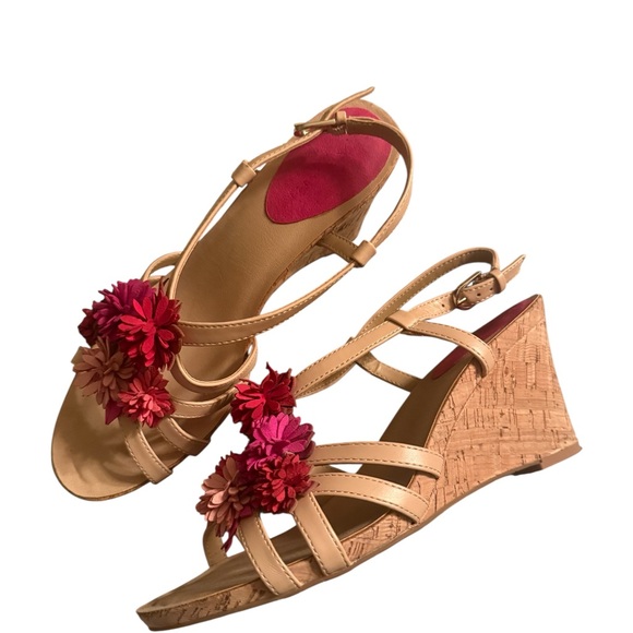 Tahari Beige wedge heel Sandals with Pink red Floral Accents - Picture 3 of 3